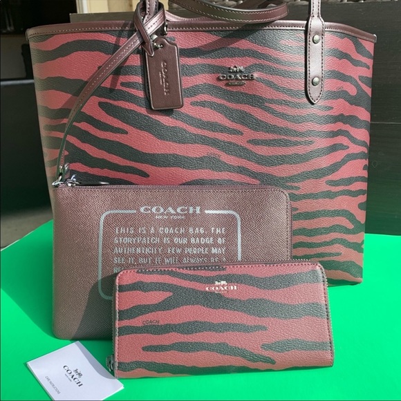Coach Tiger Reversible City Leather Tote Set - Picture 6 of 7